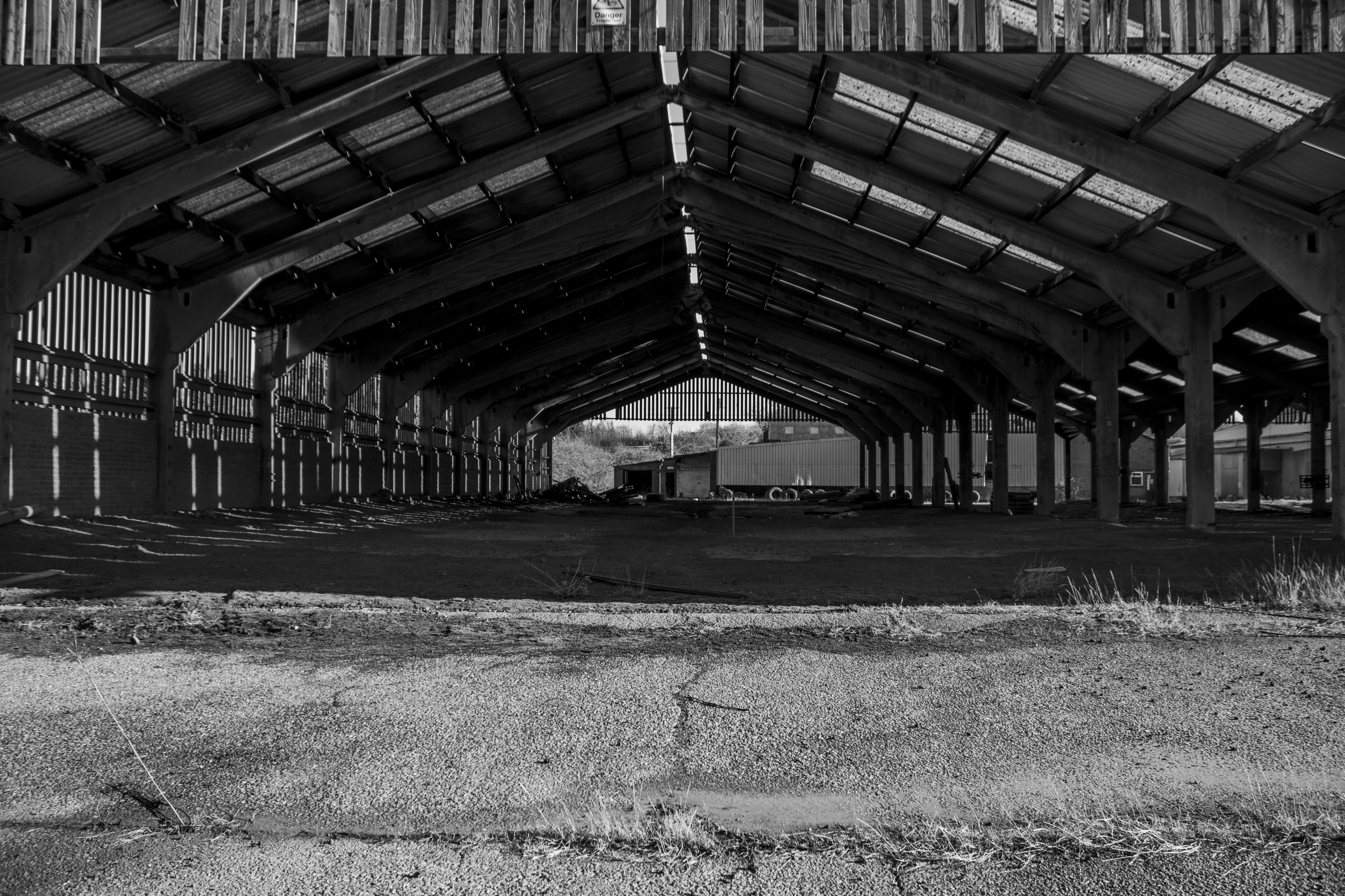Interior clamp kiln structure